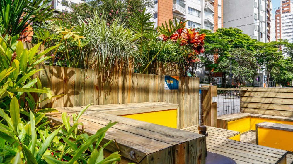  - Parklets and Free Wi-fi in the city - 7